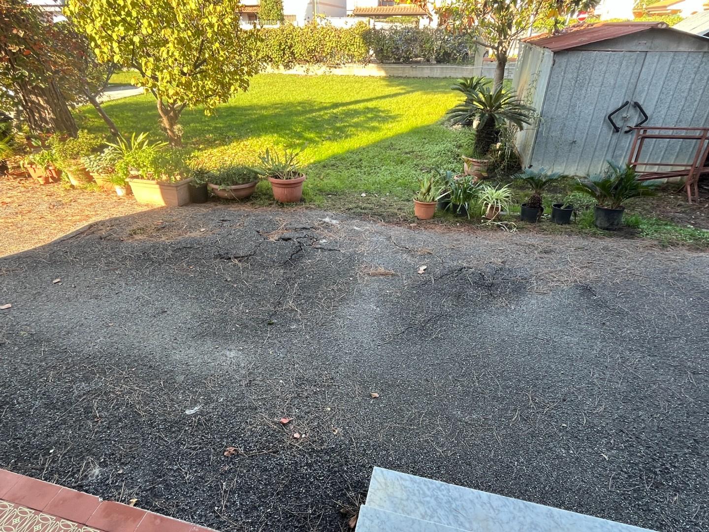 Casa indipendente con giardino, Massa marina di