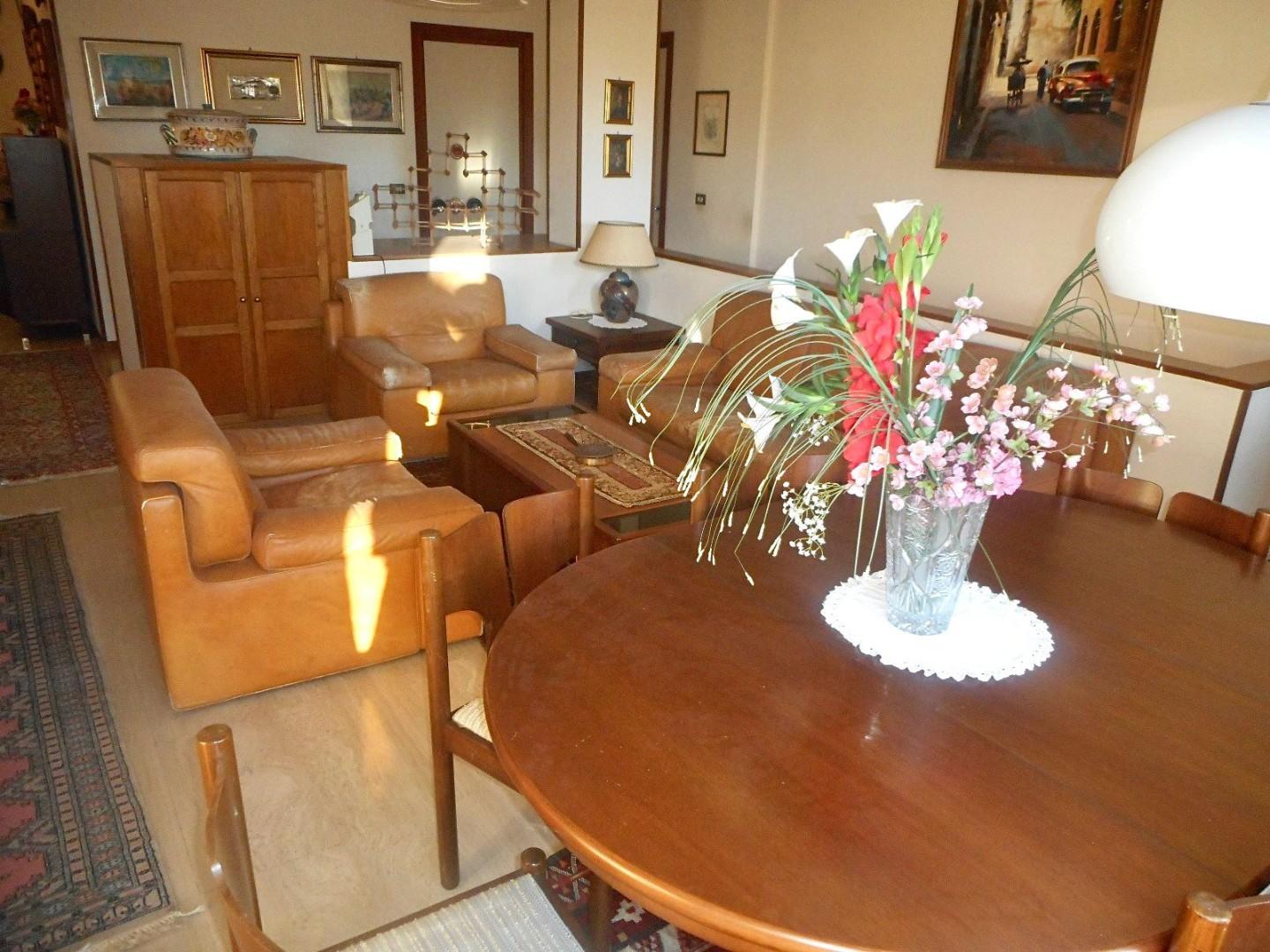 Appartamento in vendita, Massa marina di