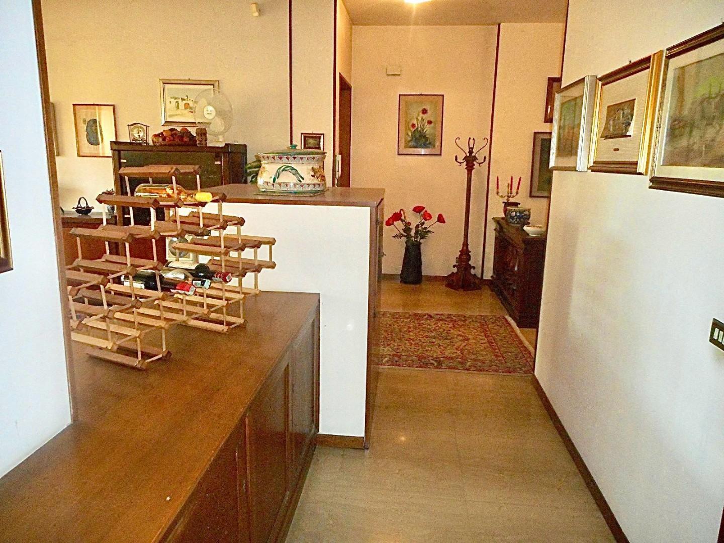 Appartamento in vendita, Massa marina di