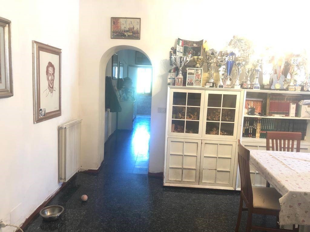 Casa indipendente ristrutturata a Massa