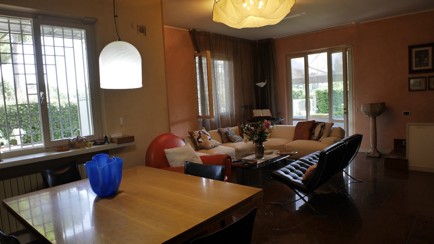 Villa Bifamiliare in vendita, Massa ronchi
