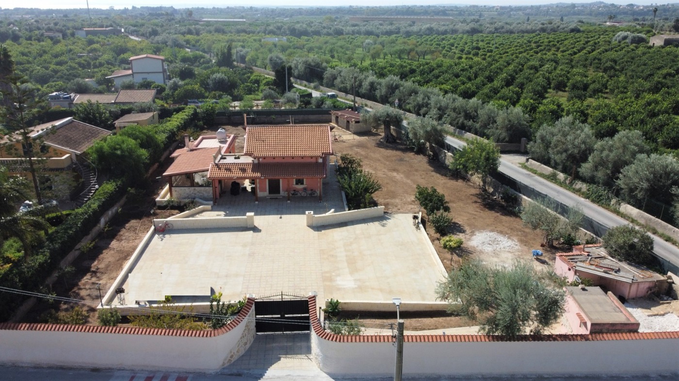 Villa con giardino a Avola