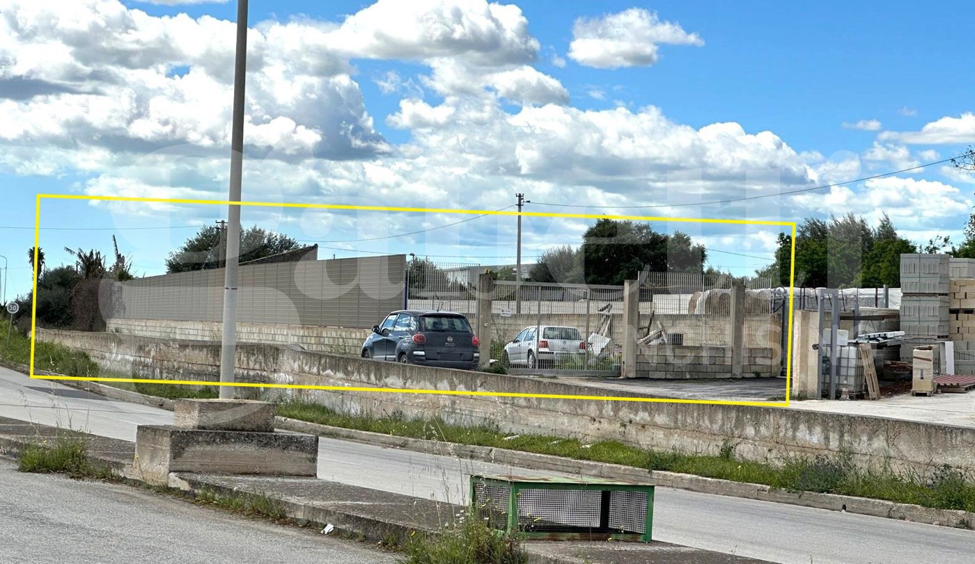 Magazzino in vendita a Avola