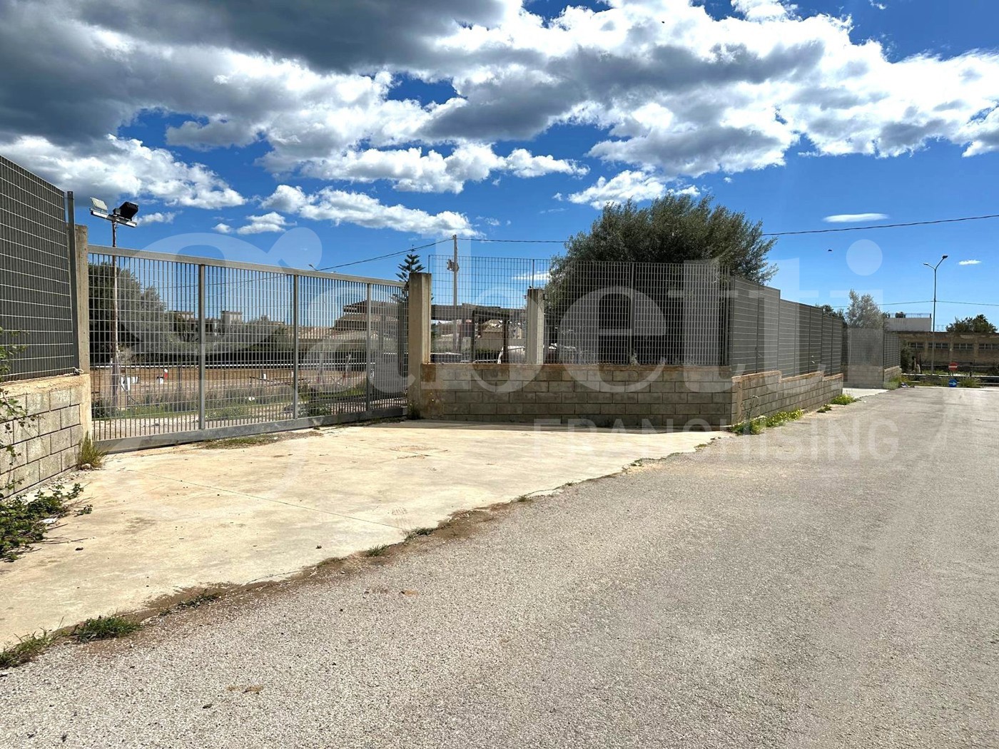 Magazzino in vendita a Avola