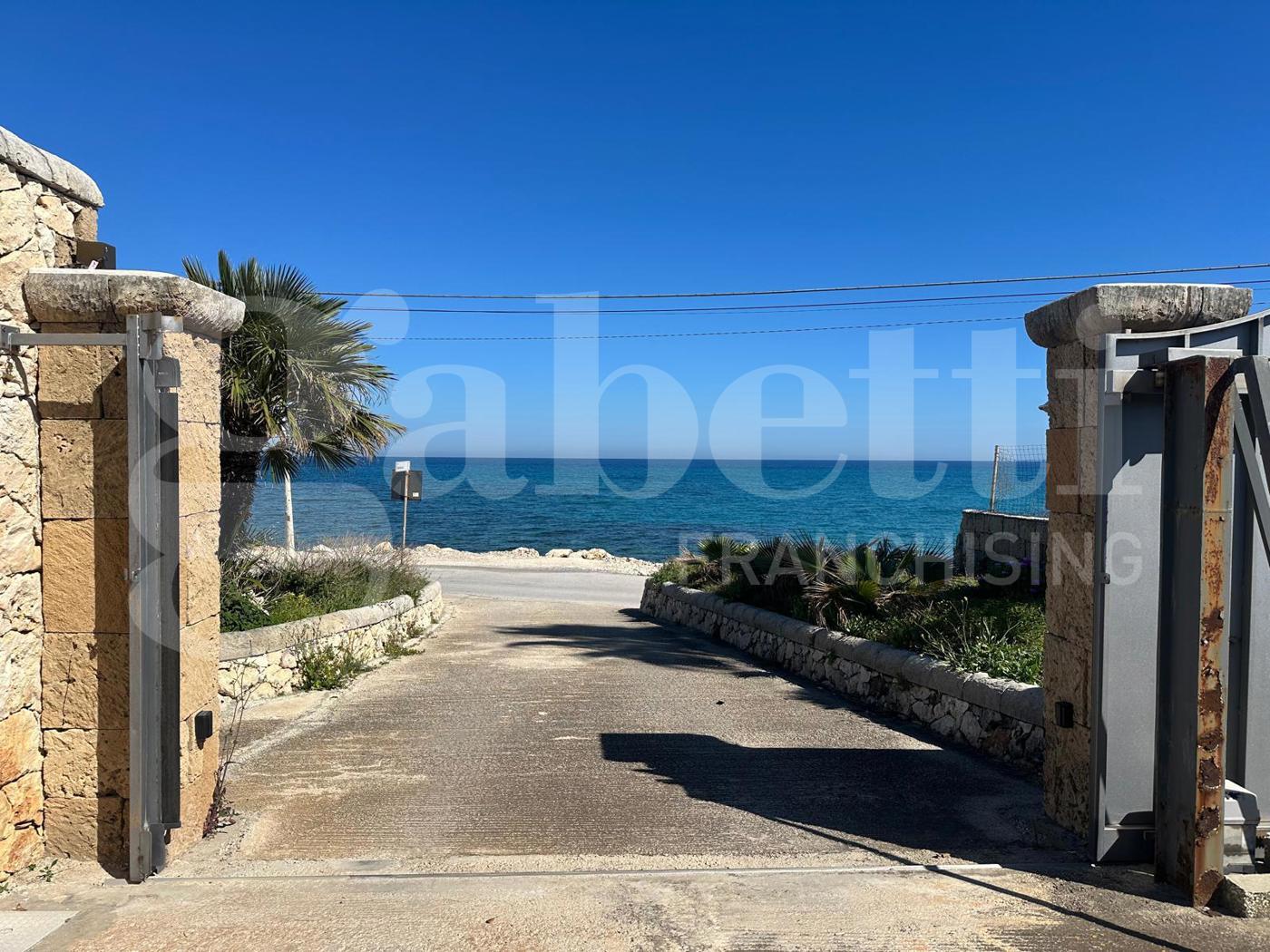 Villa con giardino a Avola