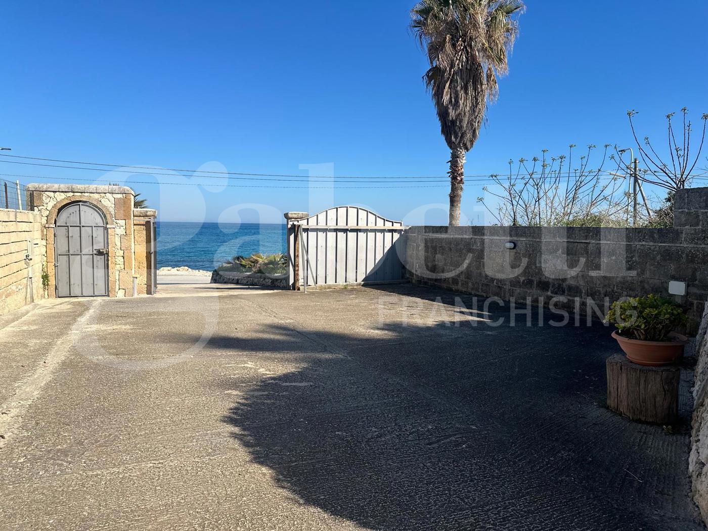 Villa con giardino a Avola