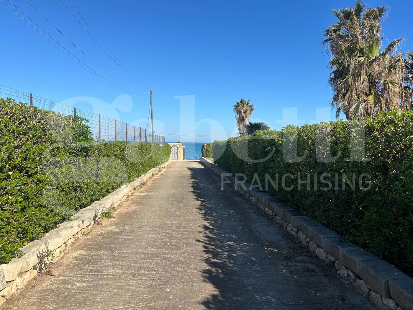 Villa con giardino a Avola