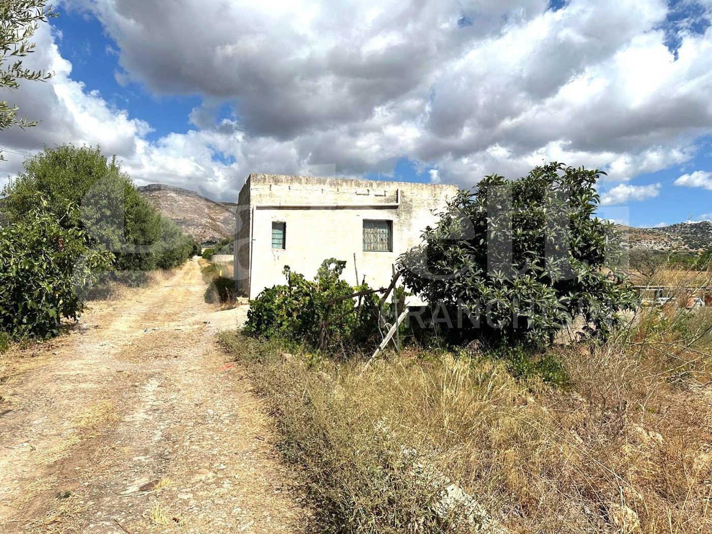 Casa indipendente con giardino a Avola