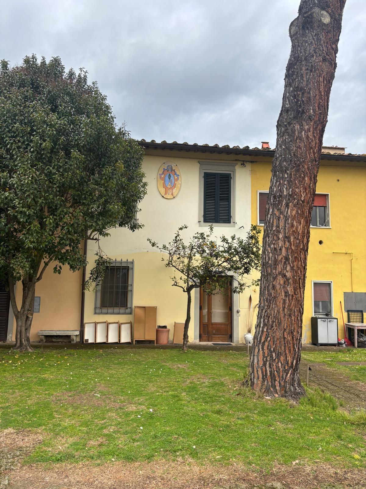 Villa con giardino a Vecchiano
