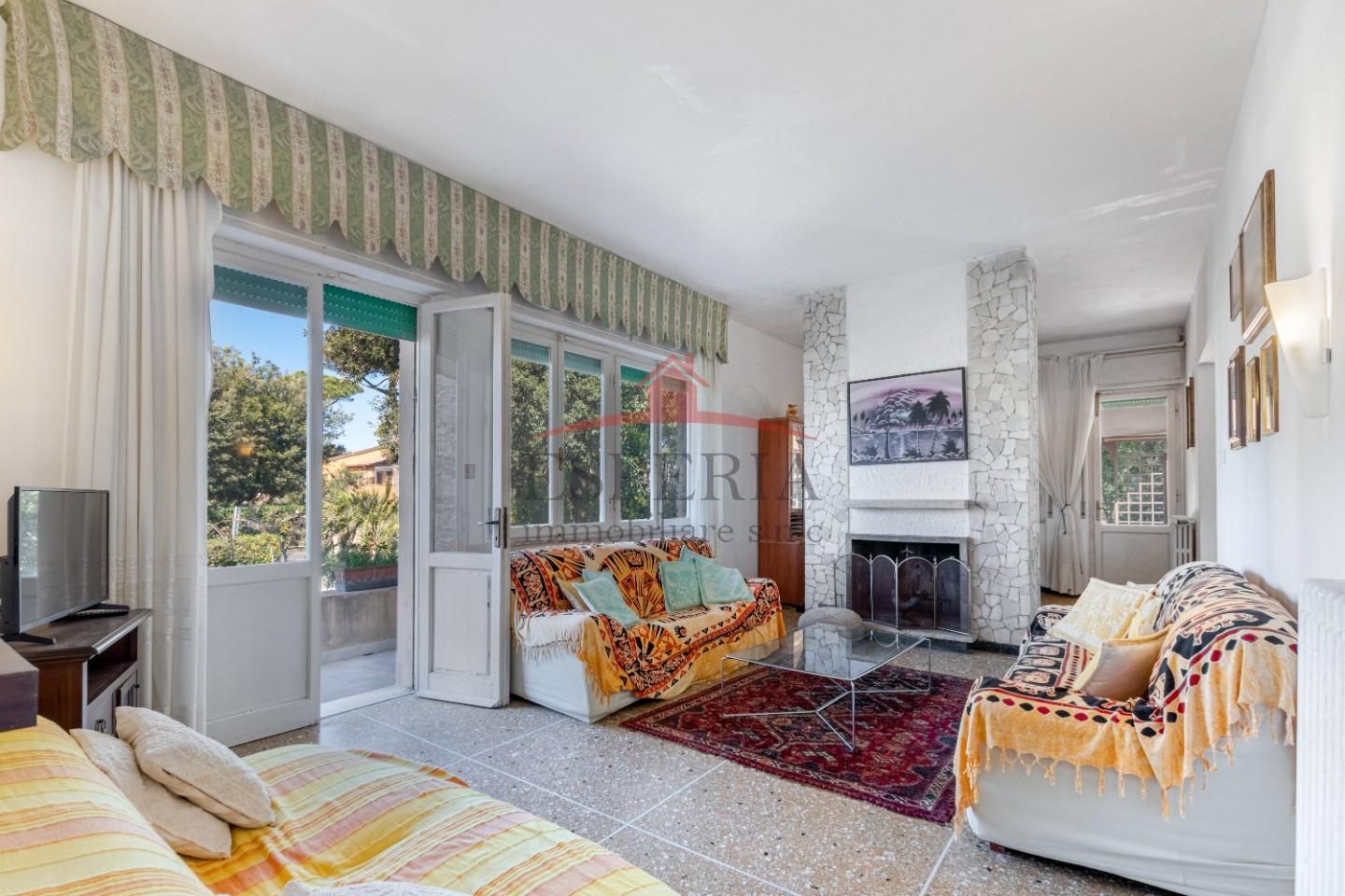 Villa con giardino, Pisa tirrenia