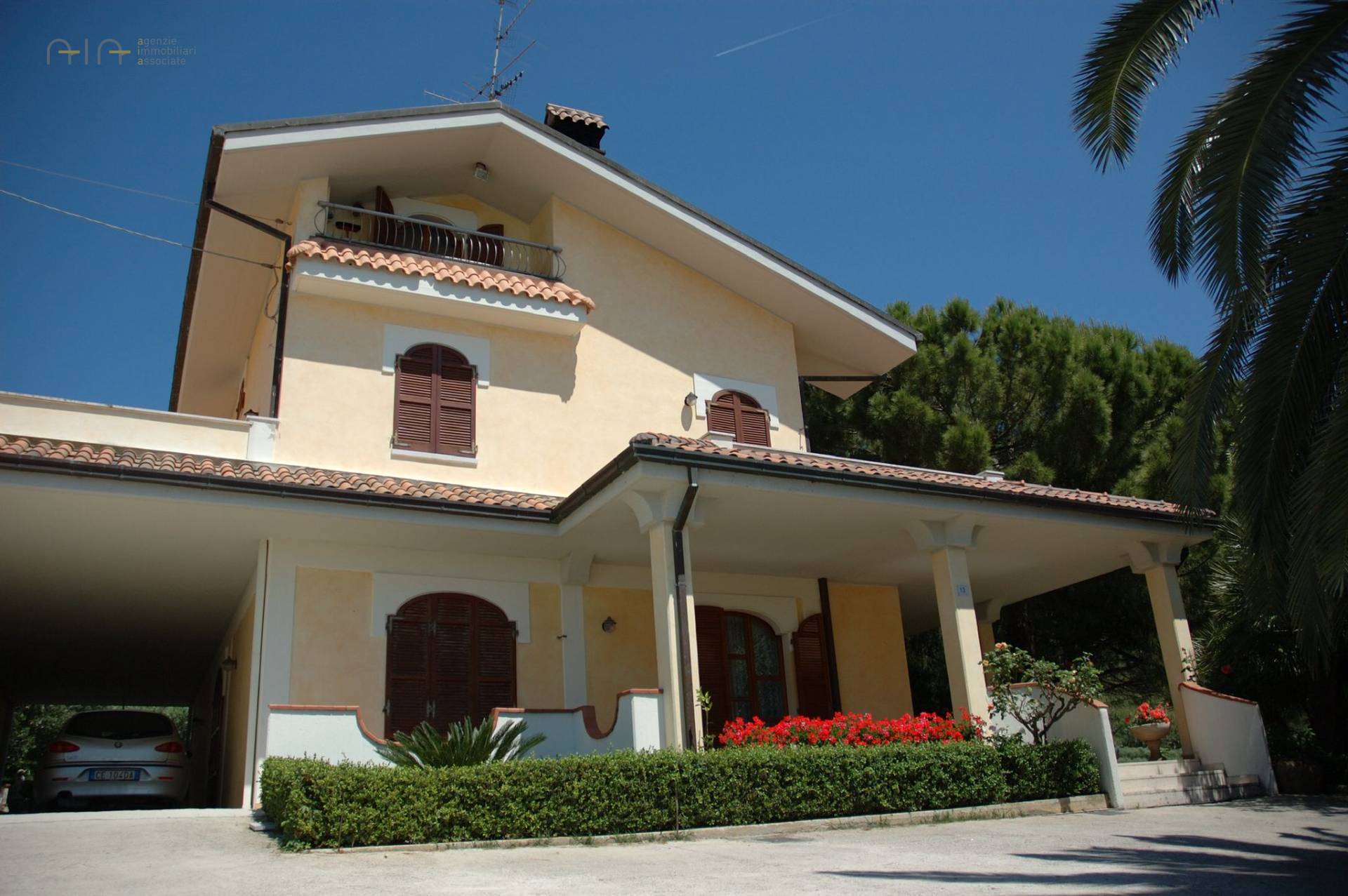 Villa con terrazzo, San Benedetto del Tronto porto d'ascoli residenziale