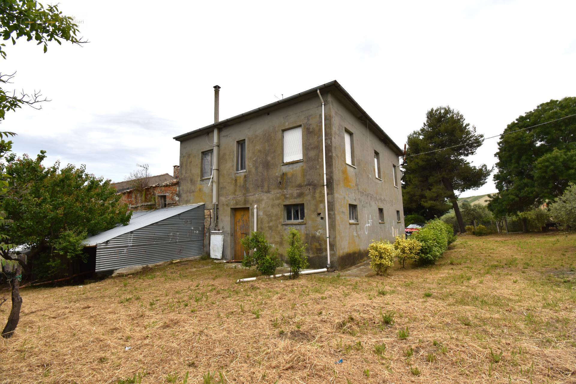 Casale Colonico Rustico in vendita a San Benedetto del Tronto