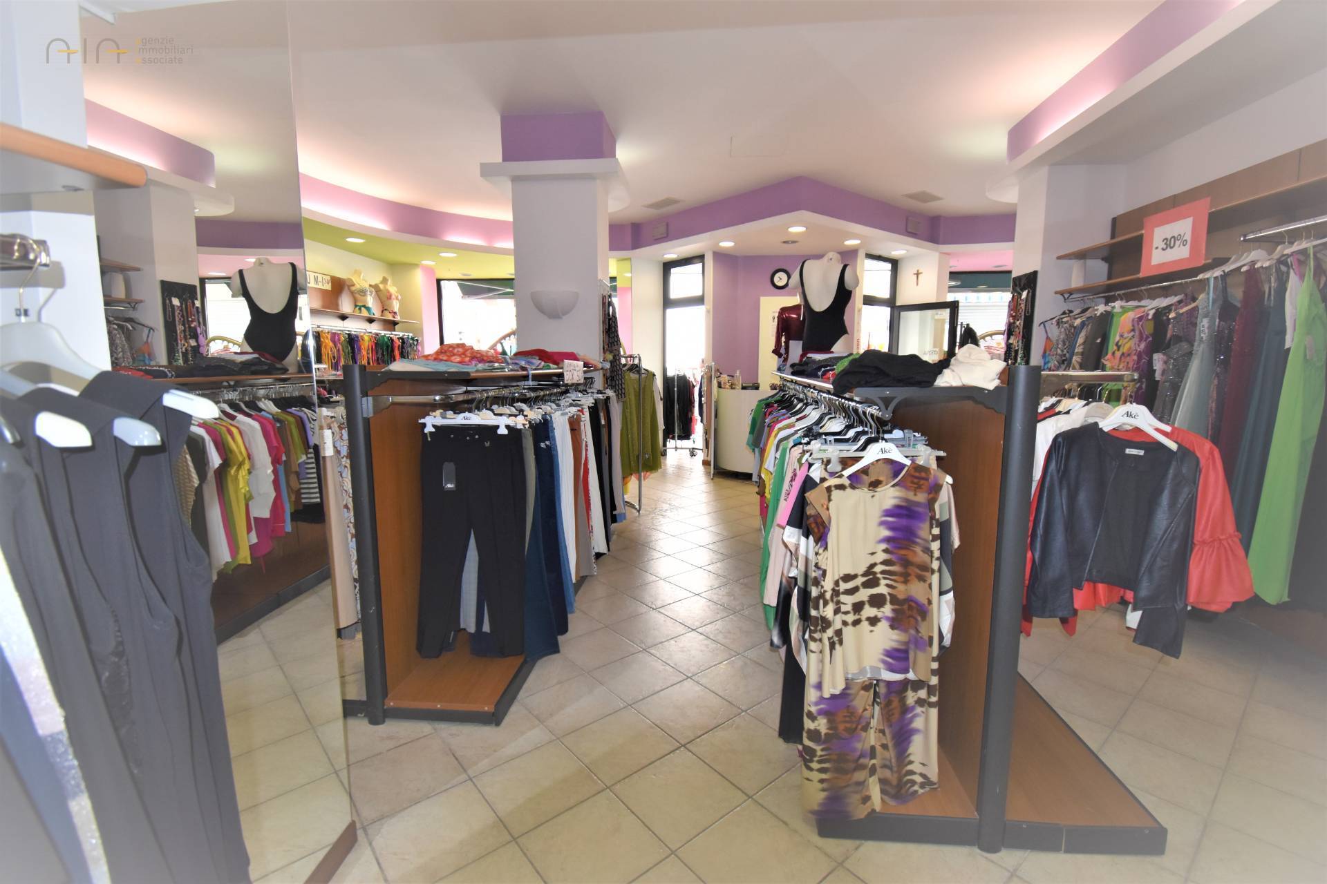 Locale Commerciale in affitto a San Benedetto del Tronto, Centralissima