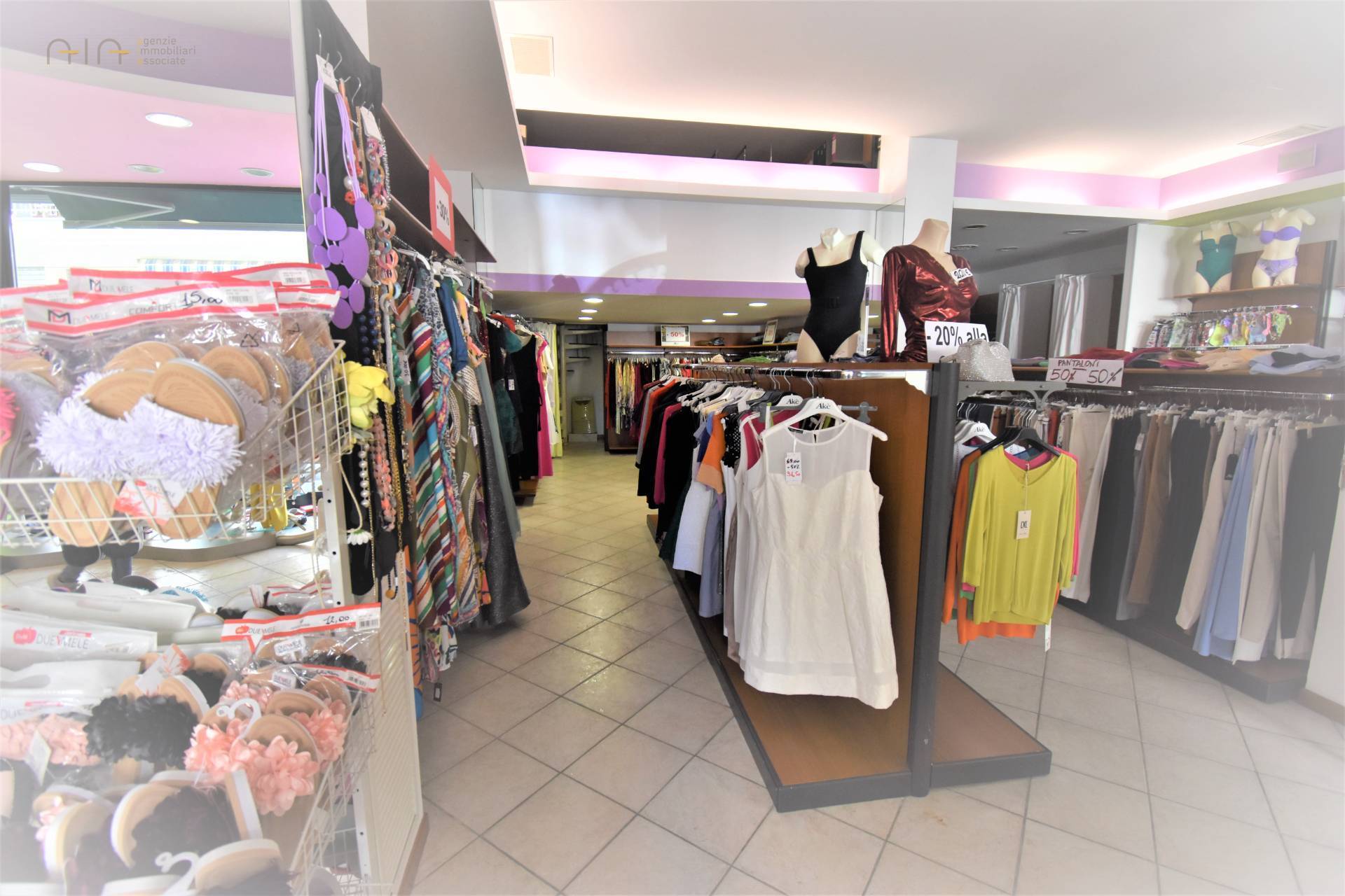 Locale Commerciale in vendita a San Benedetto del Tronto, Centralissima