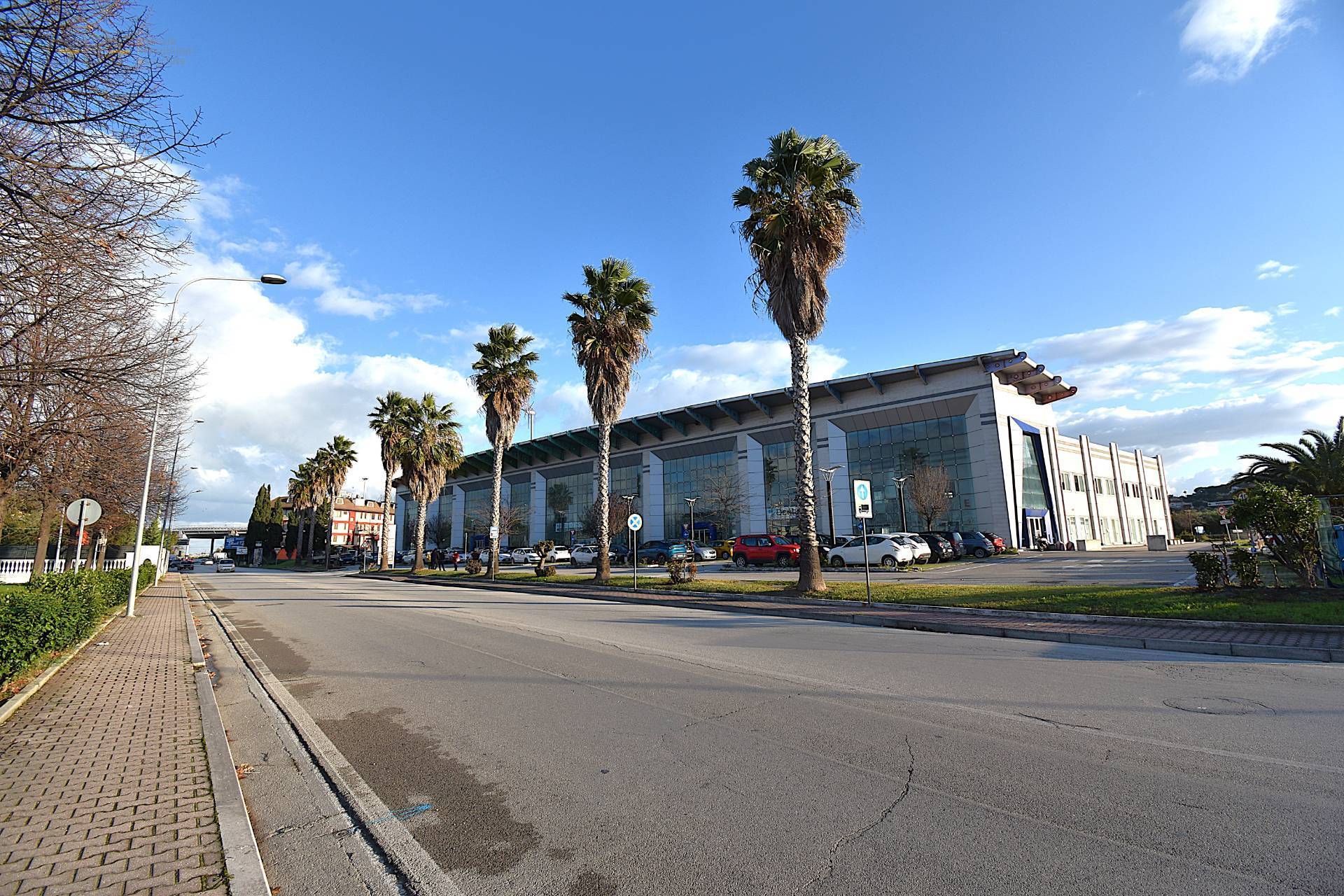 Ufficio / Studio Professionale in vendita a San Benedetto del Tronto, Porto D'ascoli residenziale