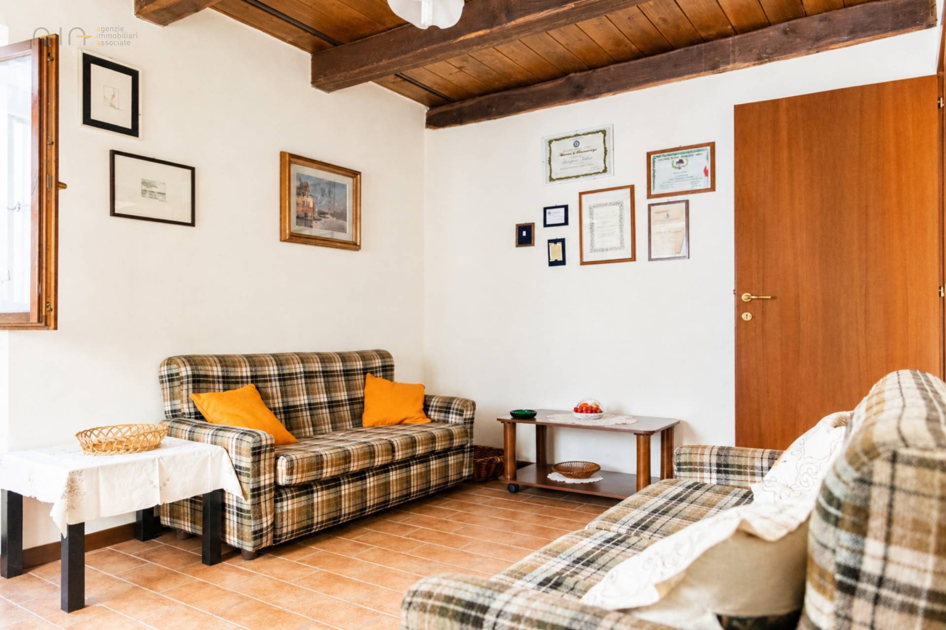 Casale Colonico Rustico in vendita a Belmonte Piceno, Collinare