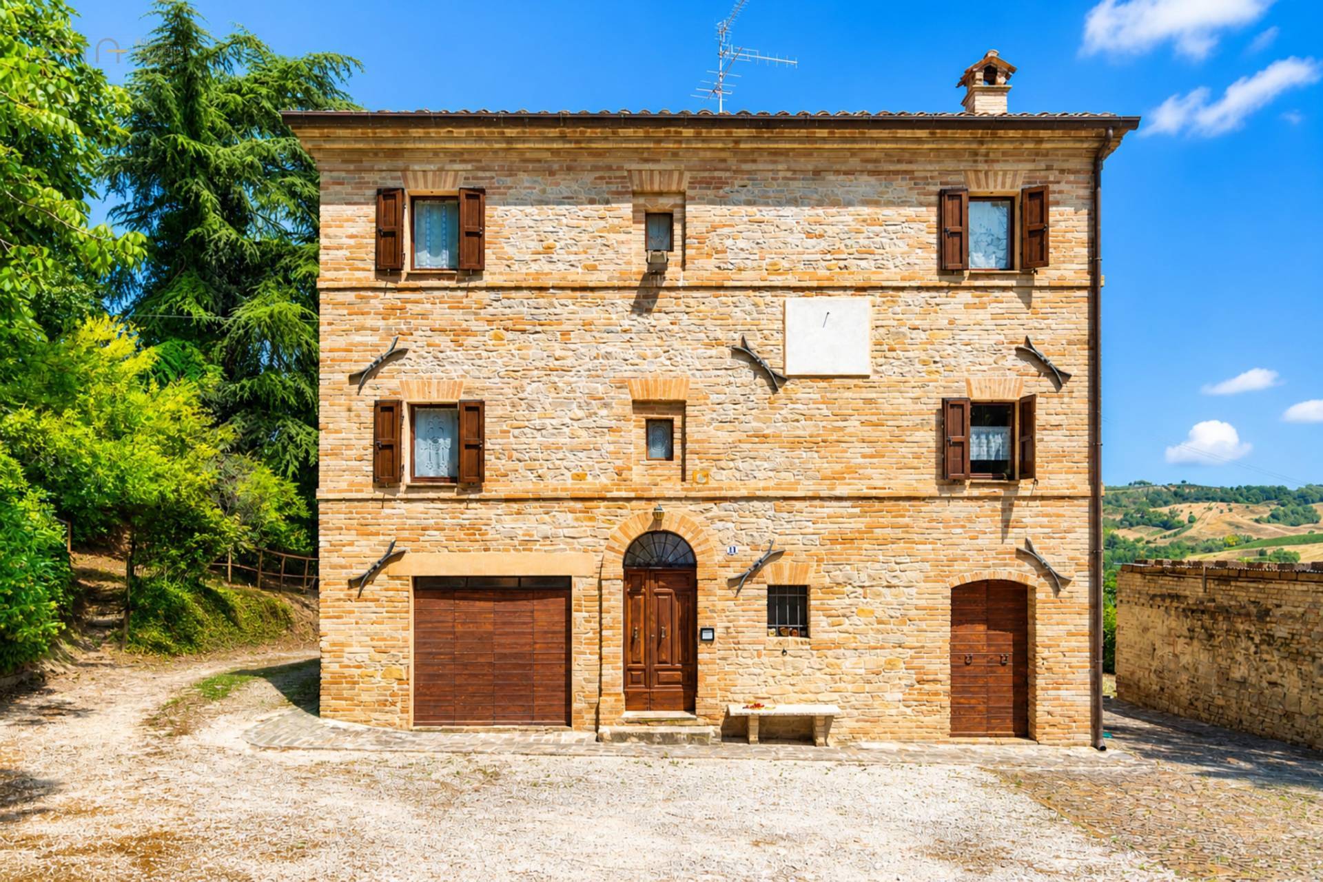 Casale Colonico Rustico in vendita a Belmonte Piceno, Collinare