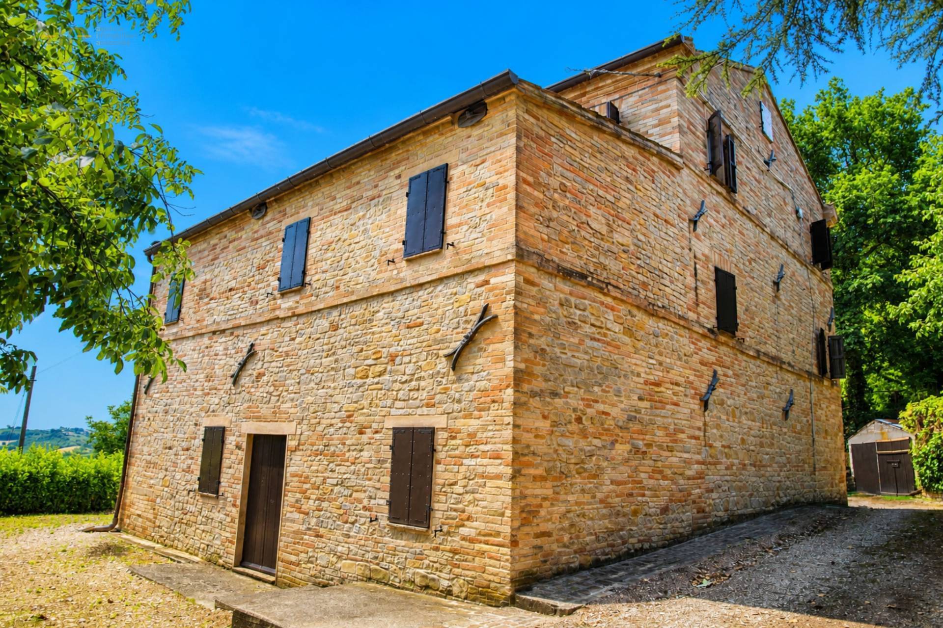 Casale Colonico Rustico in vendita a Belmonte Piceno, Collinare