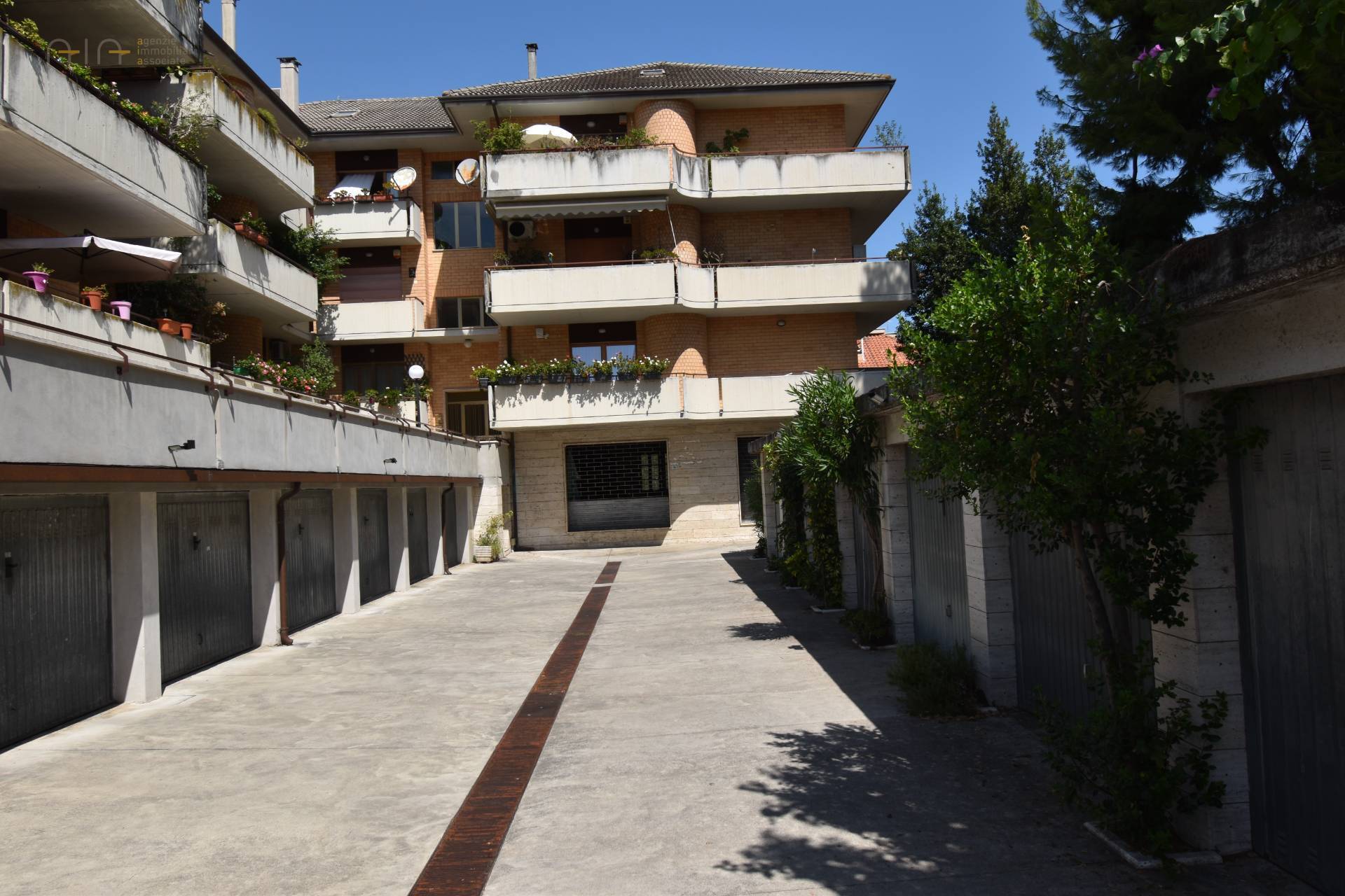 Locale Artigianale / Deposito in vendita a San Benedetto del Tronto, Residenziale Sud