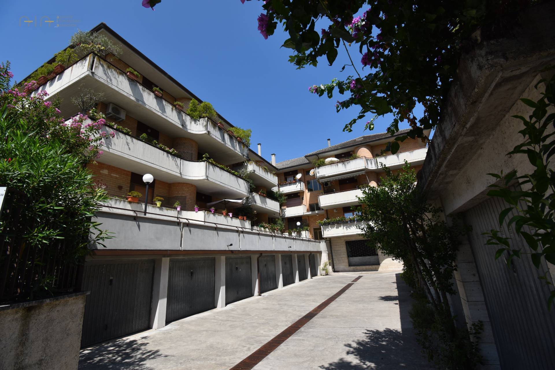 Locale Artigianale / Deposito in vendita a San Benedetto del Tronto, Residenziale Sud