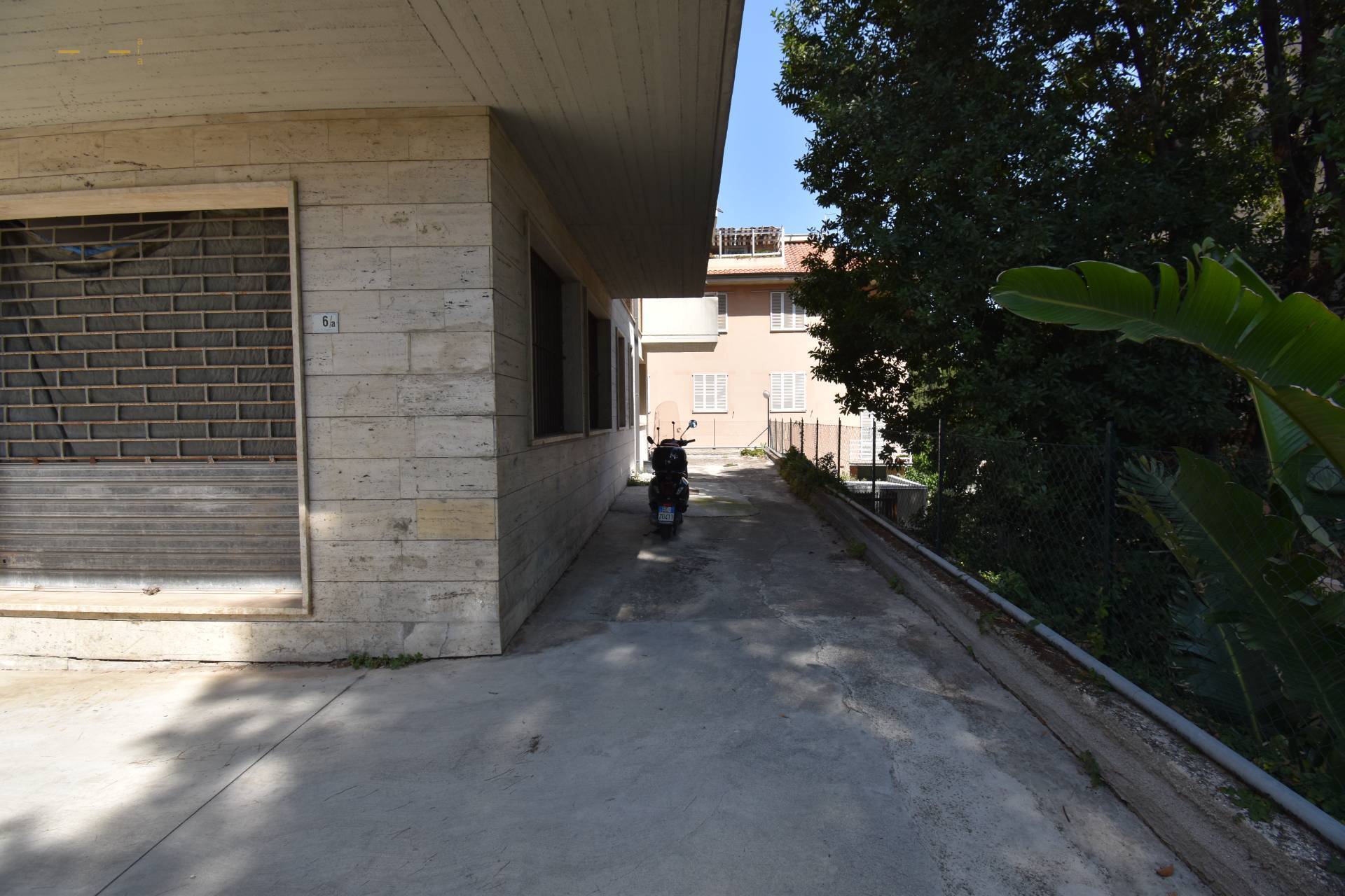 Locale Artigianale / Deposito in vendita a San Benedetto del Tronto, Residenziale Sud