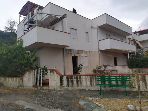 appartamento in vendita a Palizzi in zona Palizzi Marina
