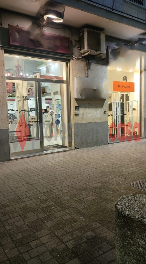 Negozio in affitto a Salerno