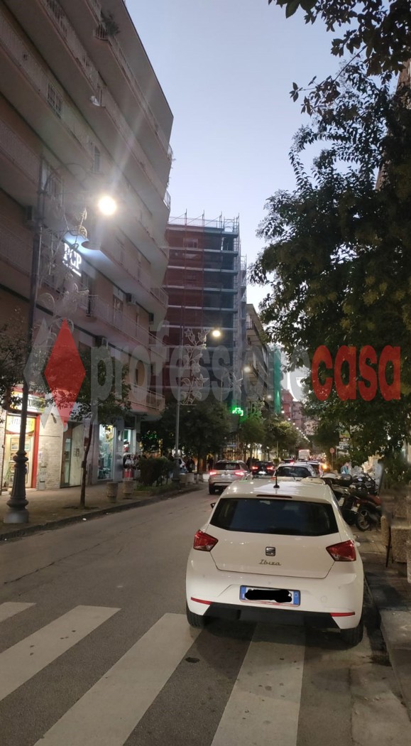 Negozio in affitto a Salerno