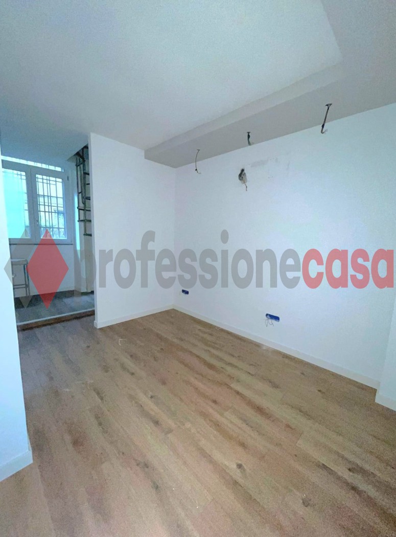 Negozio in affitto a Salerno