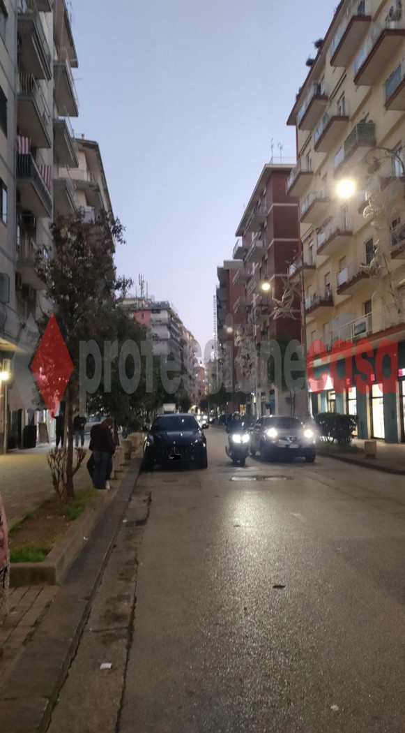 Negozio in affitto a Salerno