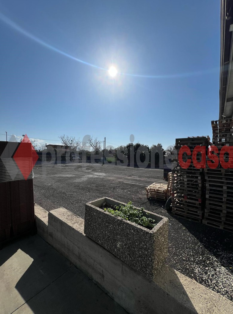 Capannone in vendita a Battipaglia