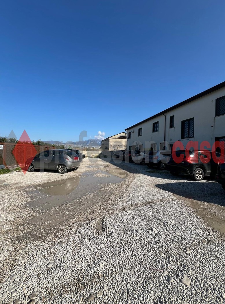 Capannone in vendita a Battipaglia