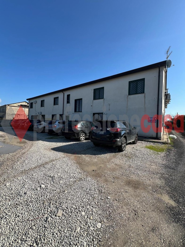 Capannone in vendita a Battipaglia