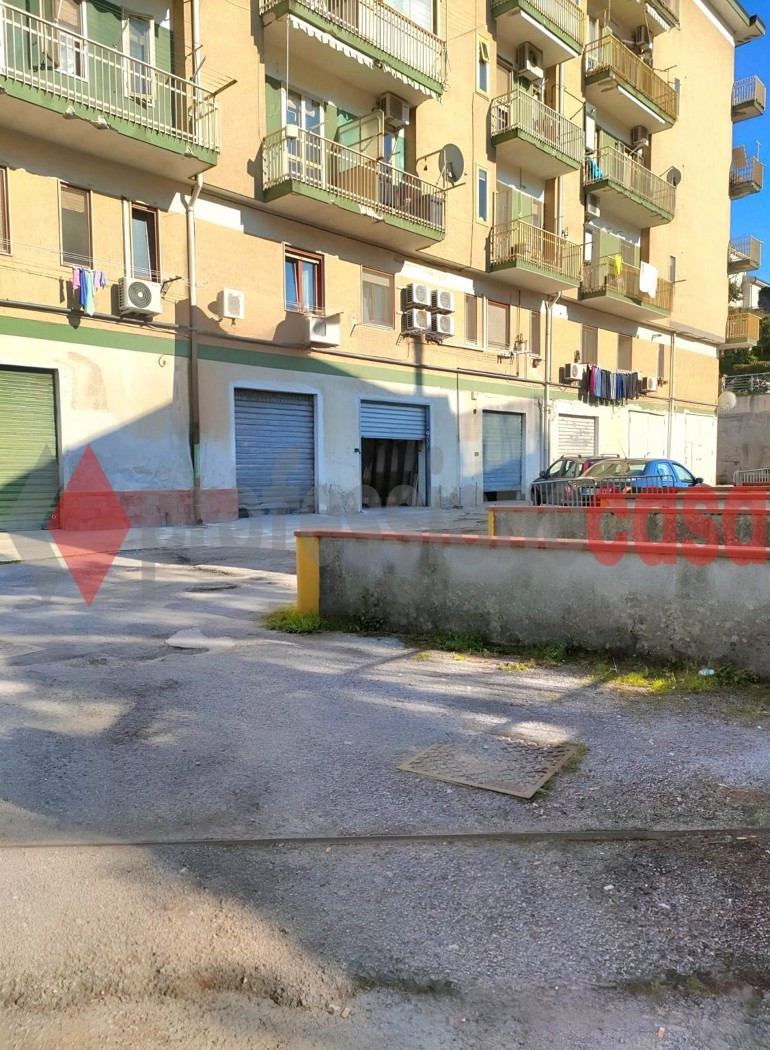 Negozio in vendita a Pellezzano