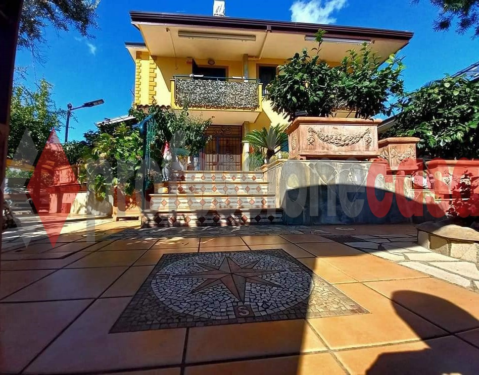 Villa in vendita a Giffoni Sei Casali