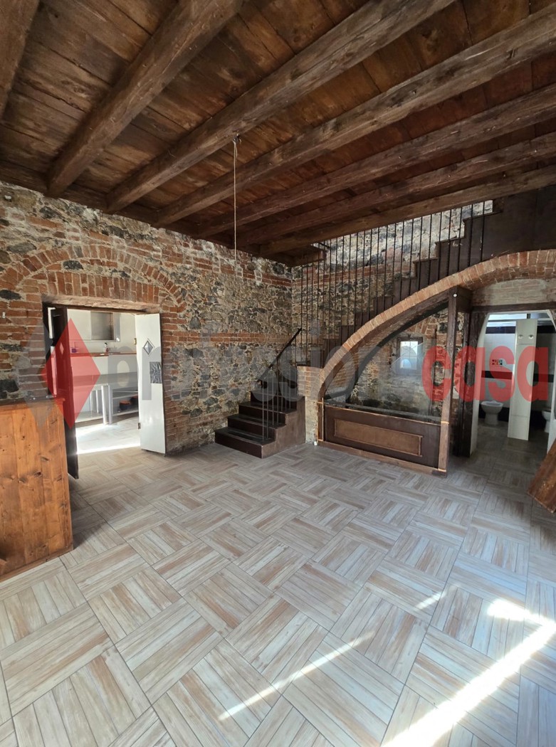 Casa indipendente in affitto a Salerno