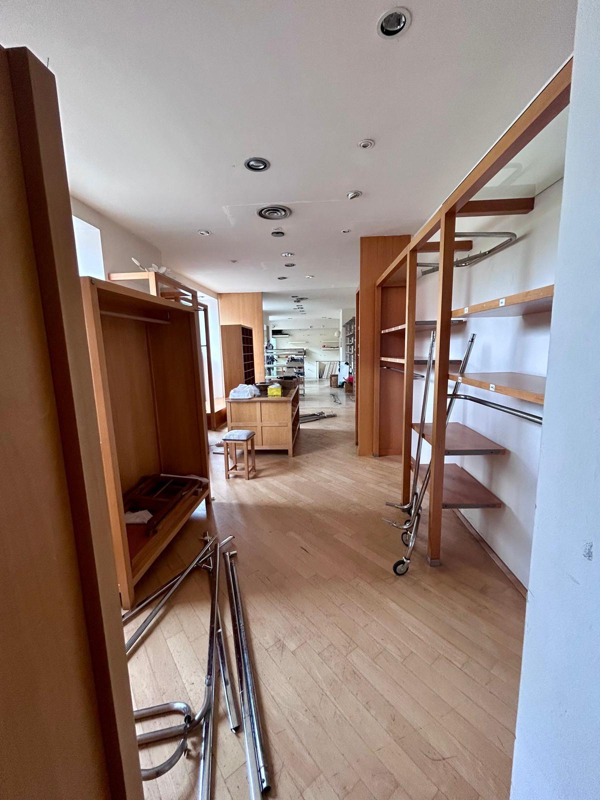 Locale commerciale in affitto a Aulla