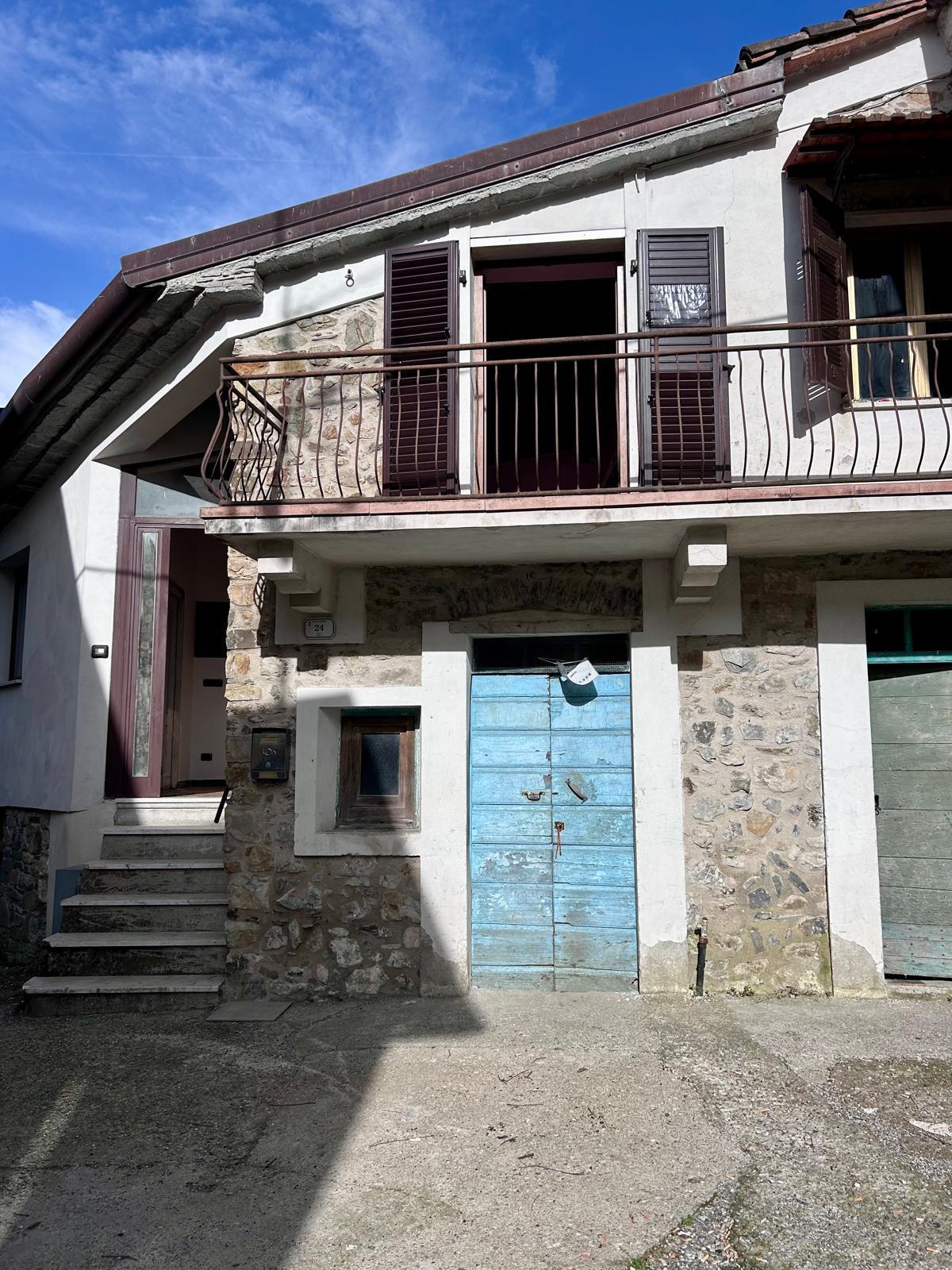 Casa indipendente con giardino, Tresana barbarasco