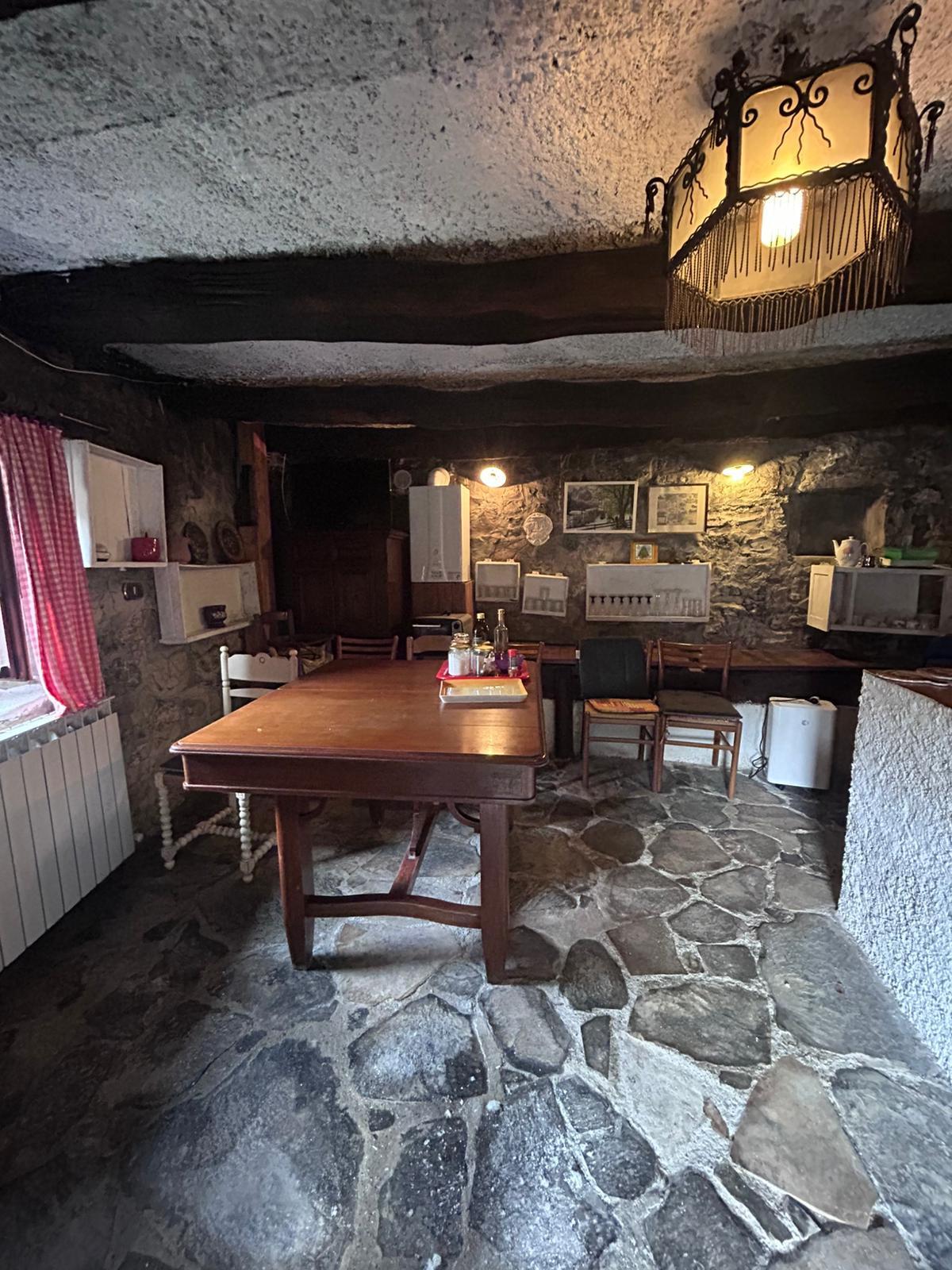 Casa indipendente arredata in affitto, Licciana Nardi varano
