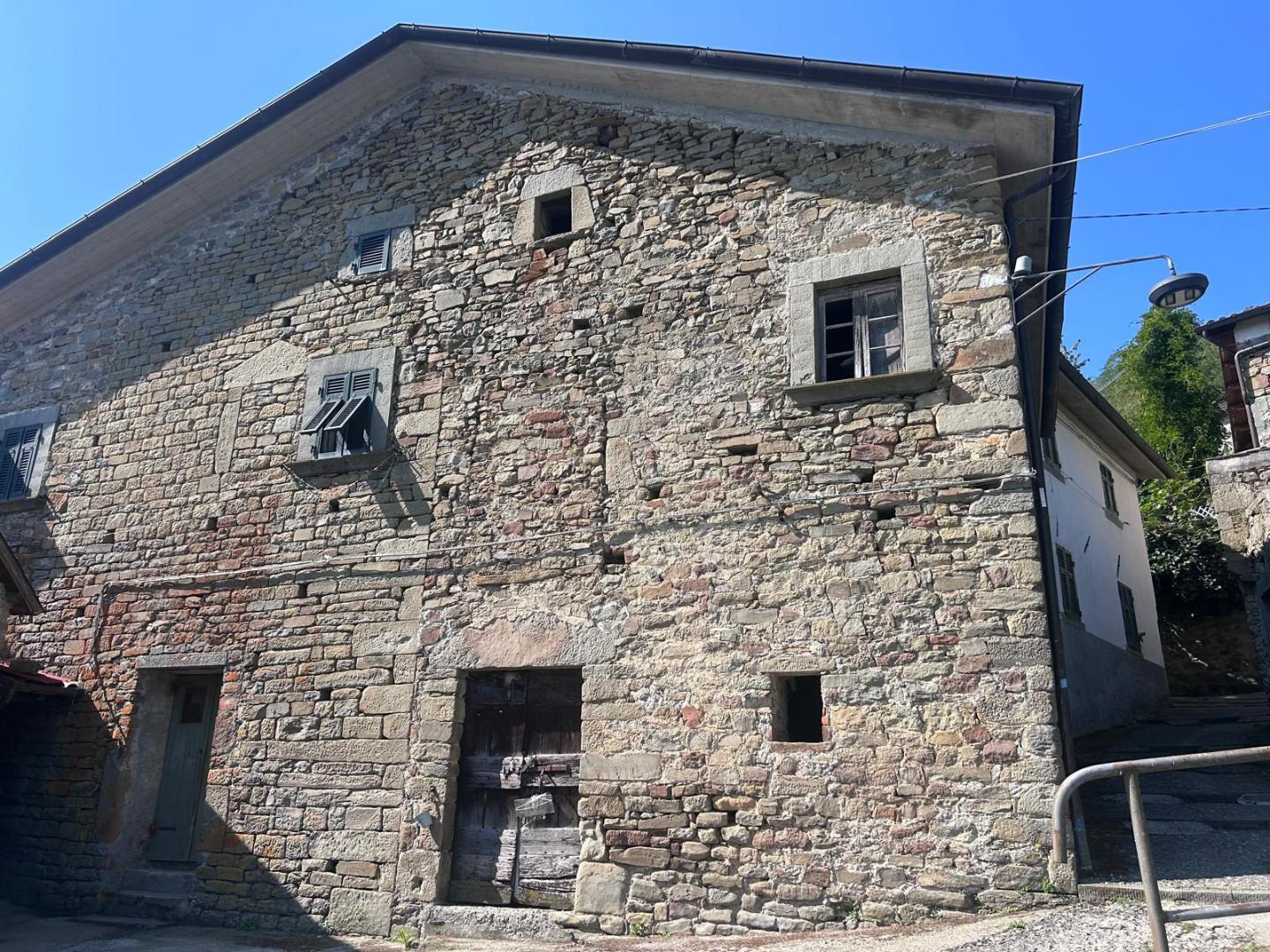 Locale commerciale in vendita, Casola in Lunigiana reusa padula