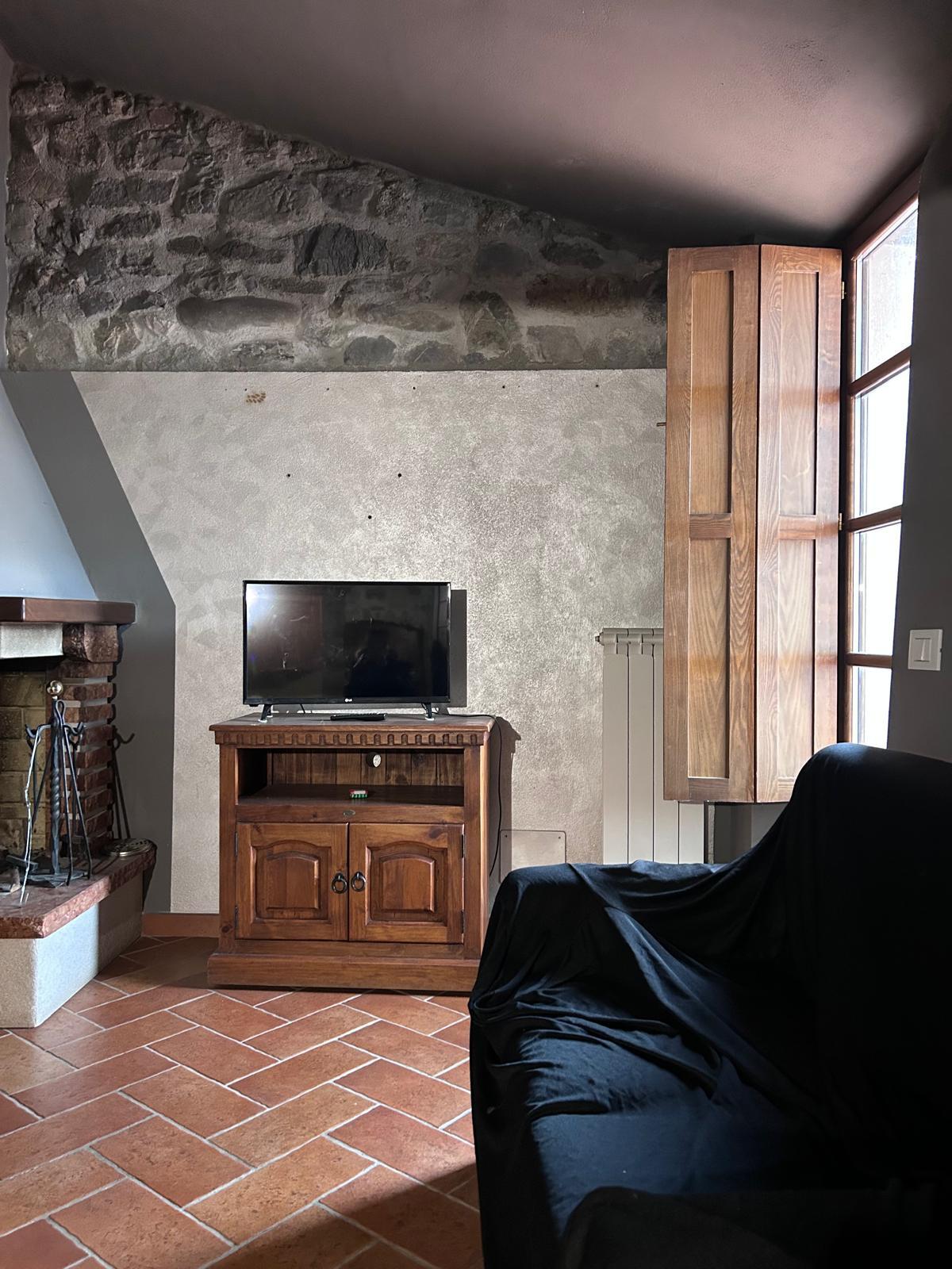 Casa indipendente arredata in affitto a Aulla