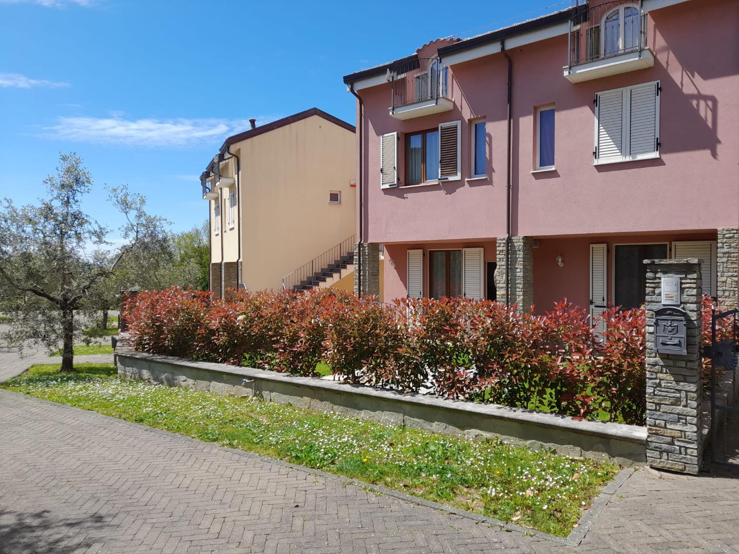 Casa indipendente arredata in affitto a Podenzana