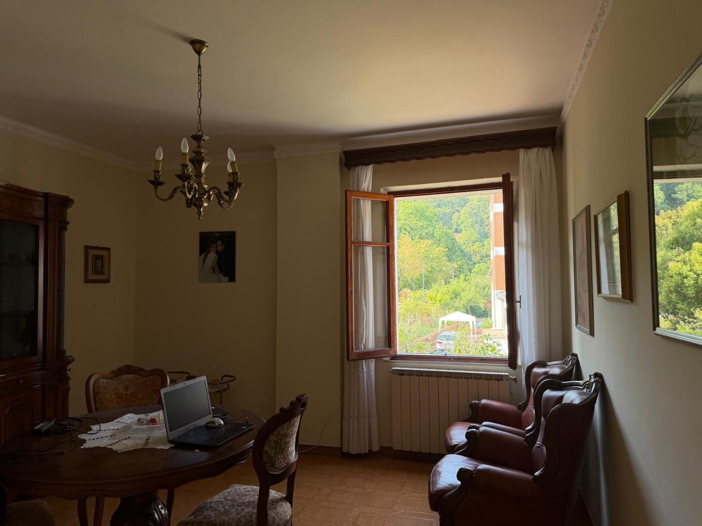 Casa indipendente con giardino a Aulla