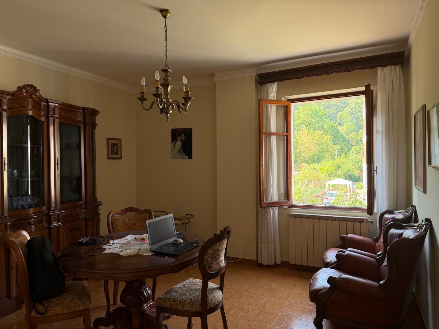 Casa indipendente con giardino a Aulla