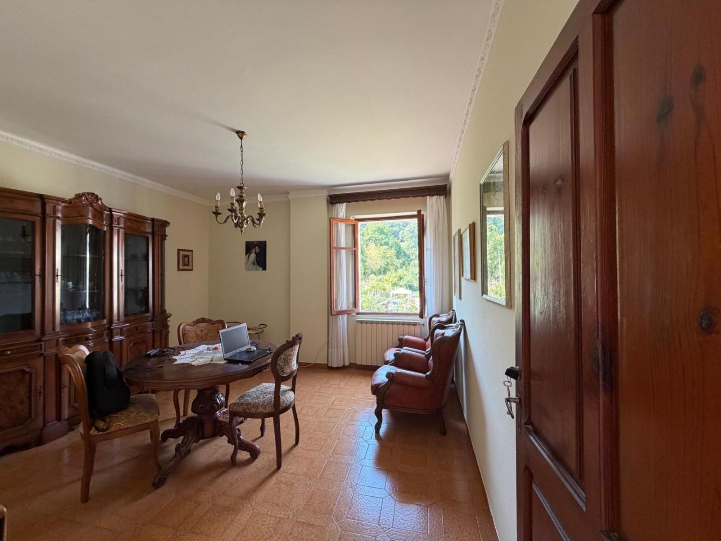 Casa indipendente con giardino a Aulla