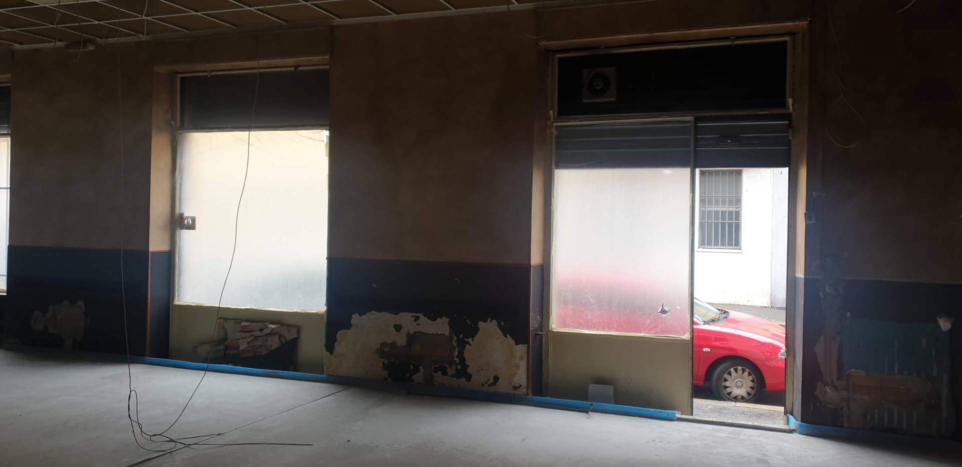 Locale commerciale in affitto a Torino, Borgo Vittoria