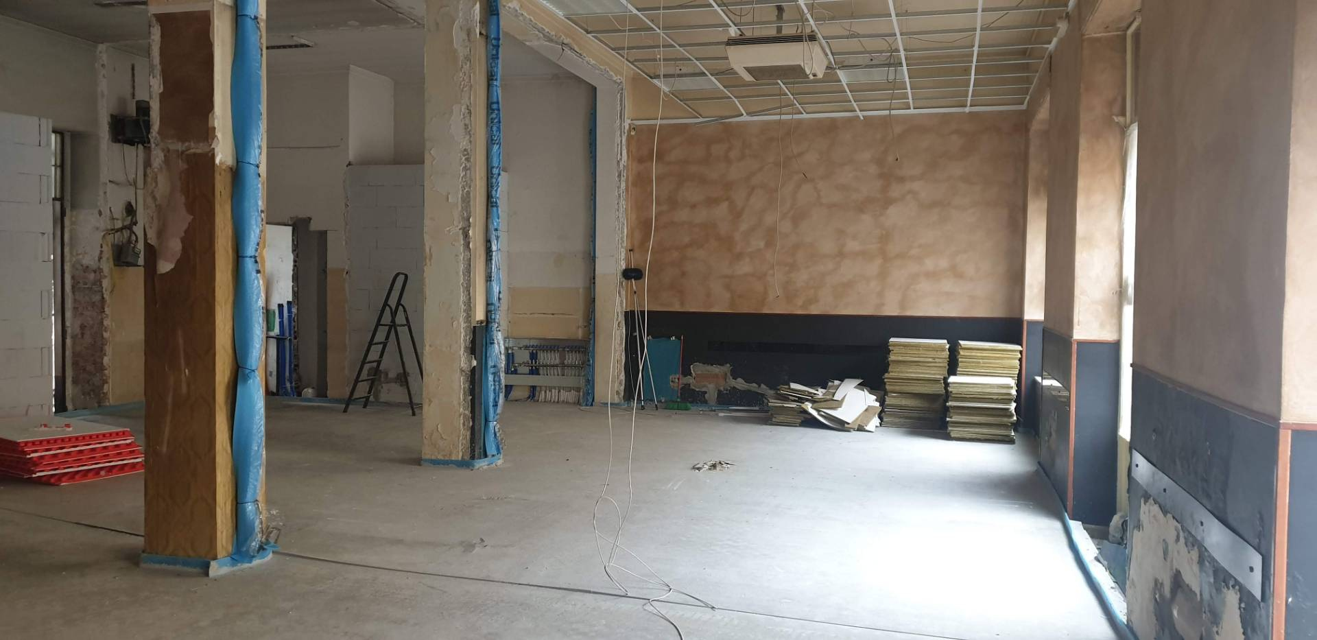 Locale commerciale in affitto a Torino, Borgo Vittoria