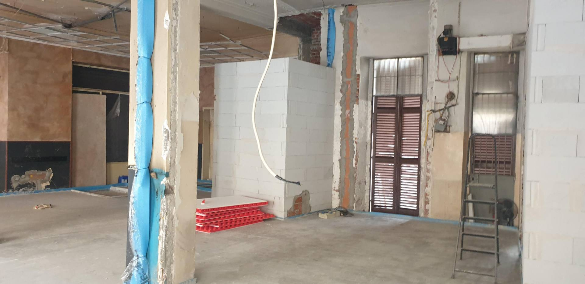 Locale commerciale in affitto a Torino, Borgo Vittoria