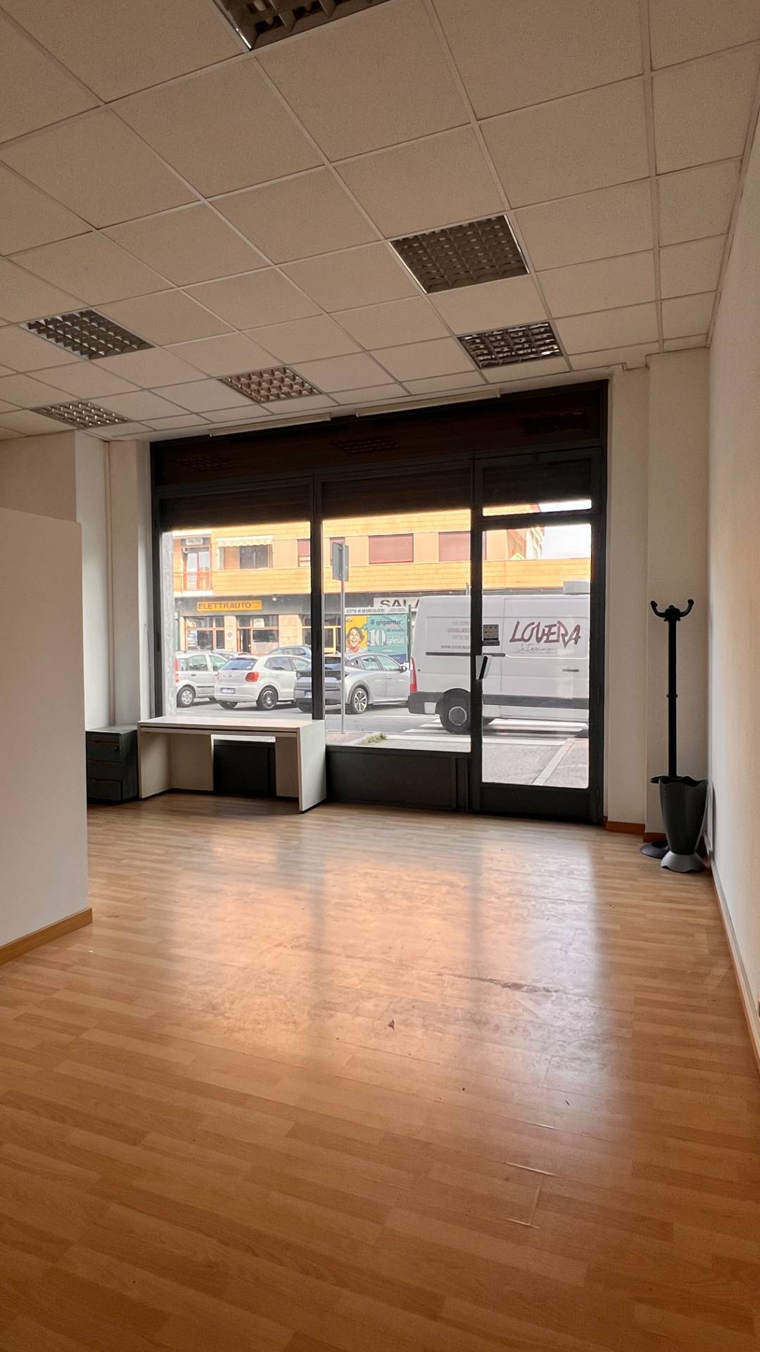 Attivit Commerciale - Negozio in vendita a Moncalieri