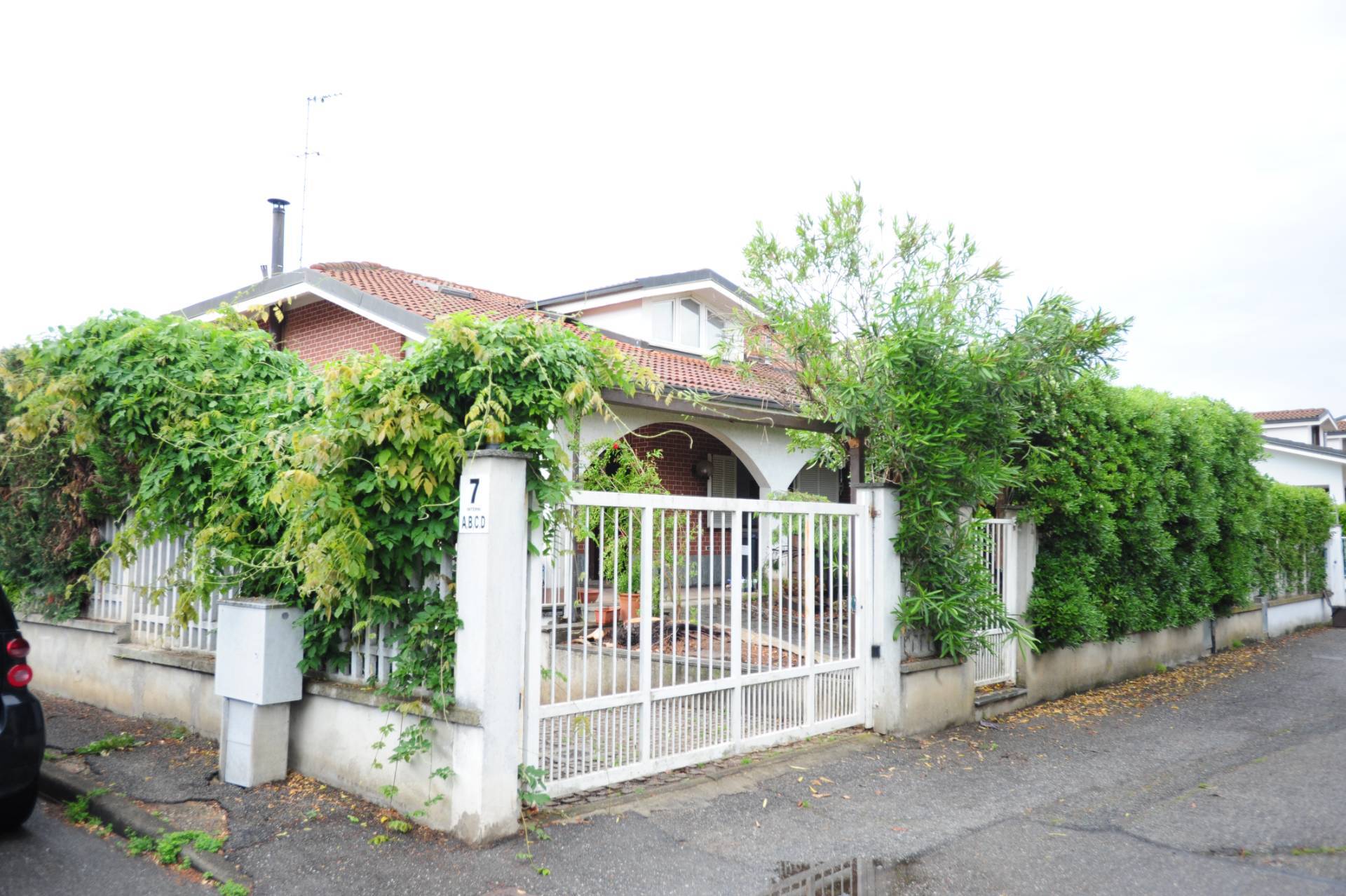 Villa Unifamiliare in vendita a Rivalta di Torino, Villaggio Sangone